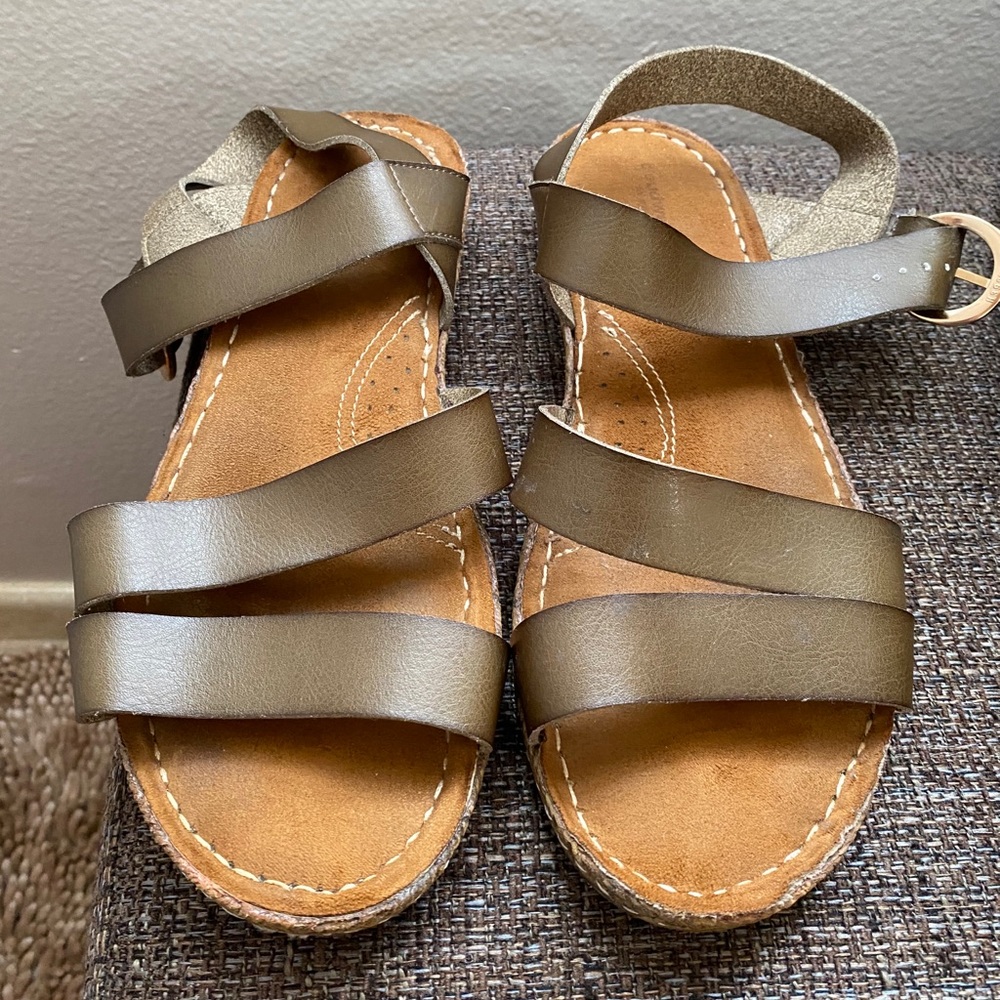 Olive green very comfortable sandals.